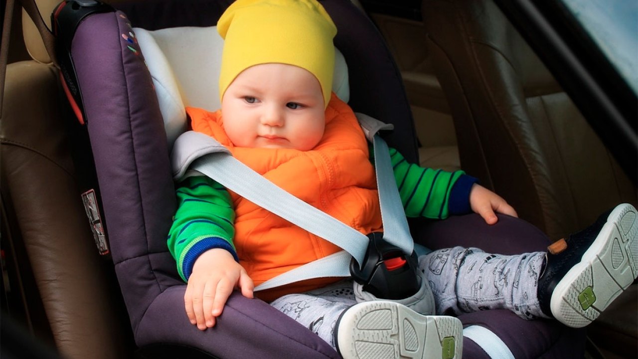 перевозка малыша в машине